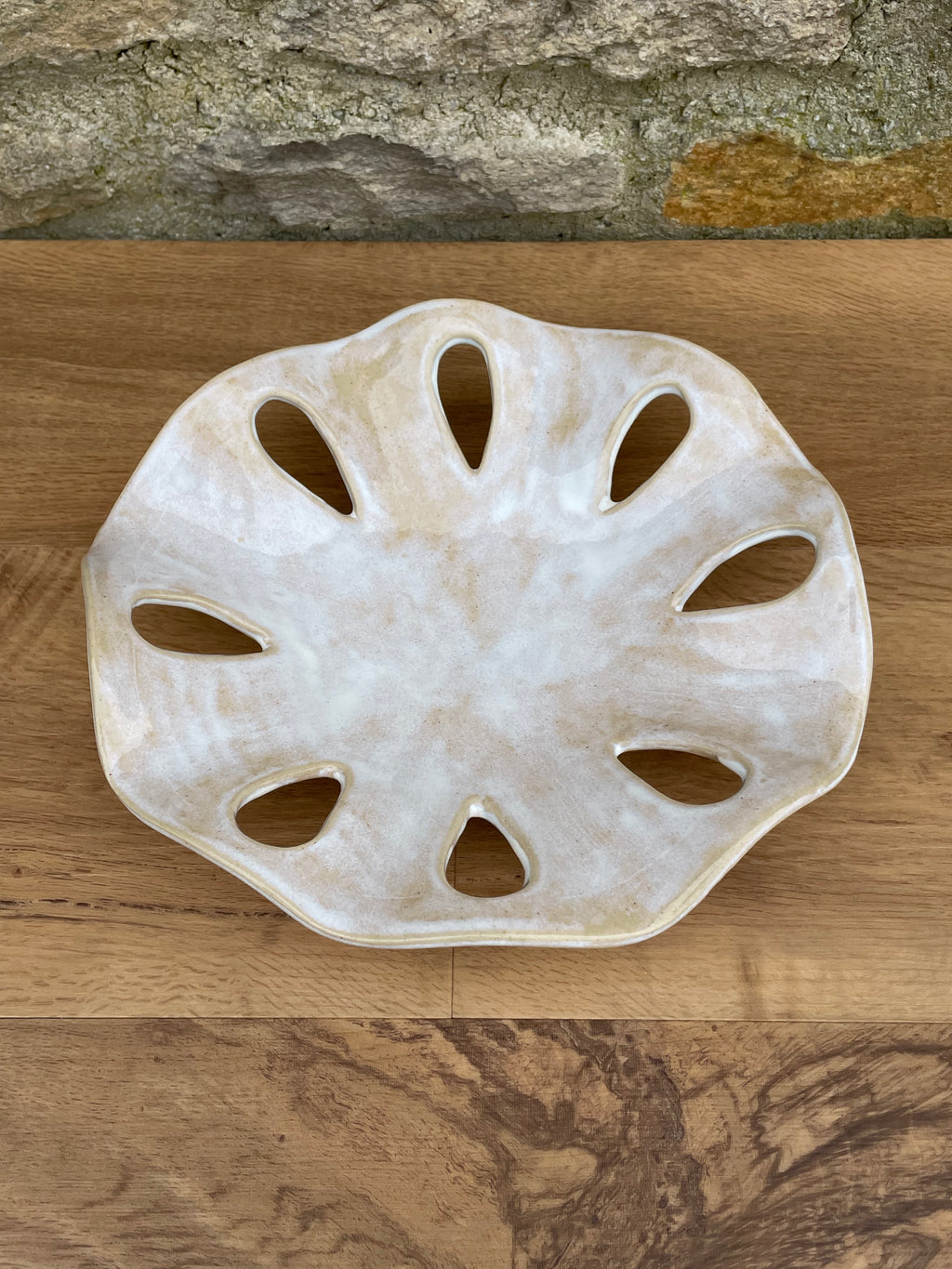 Bowl - Wavy with holes - 824
