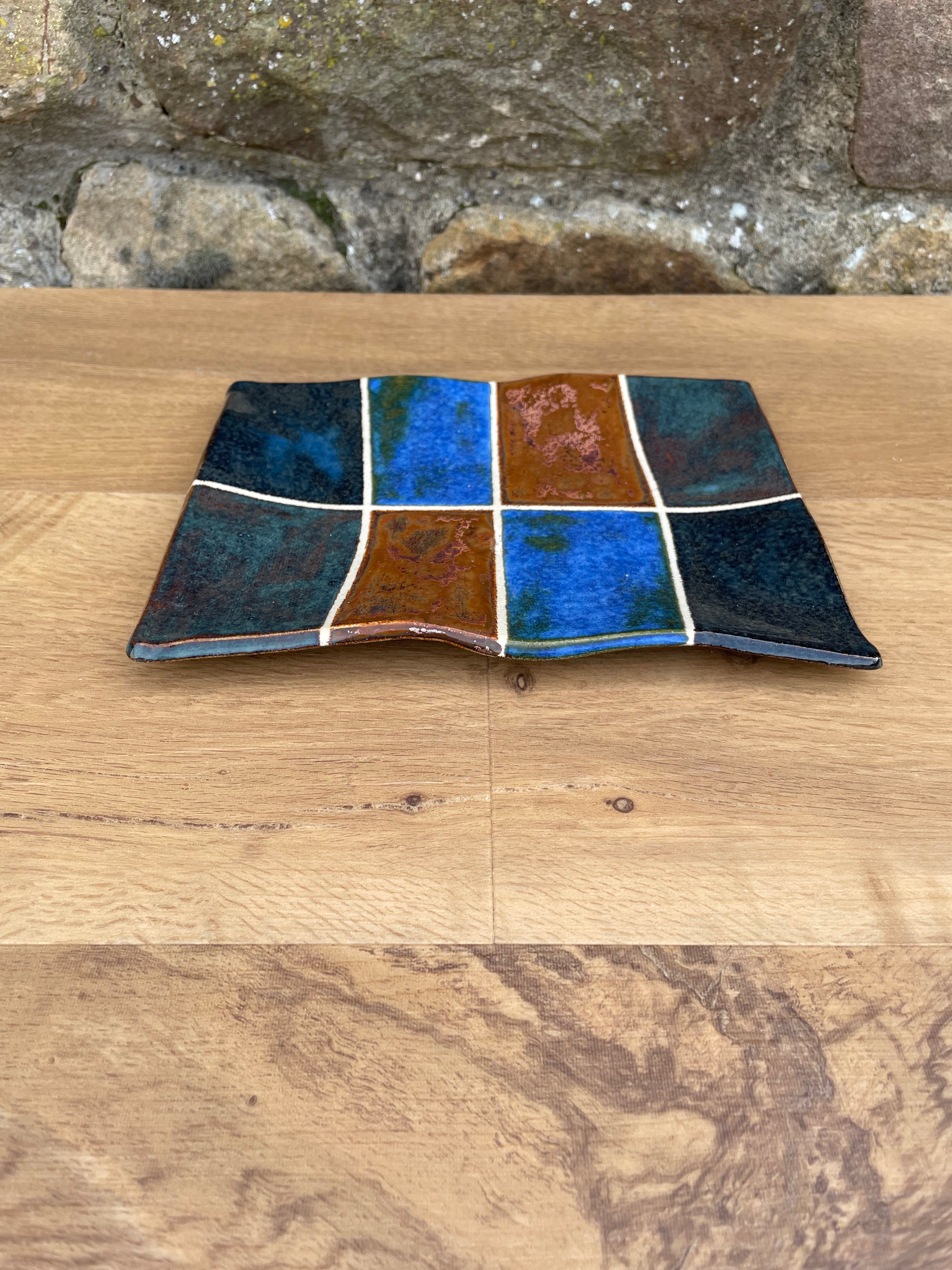 Dish - Multicolour - 841
