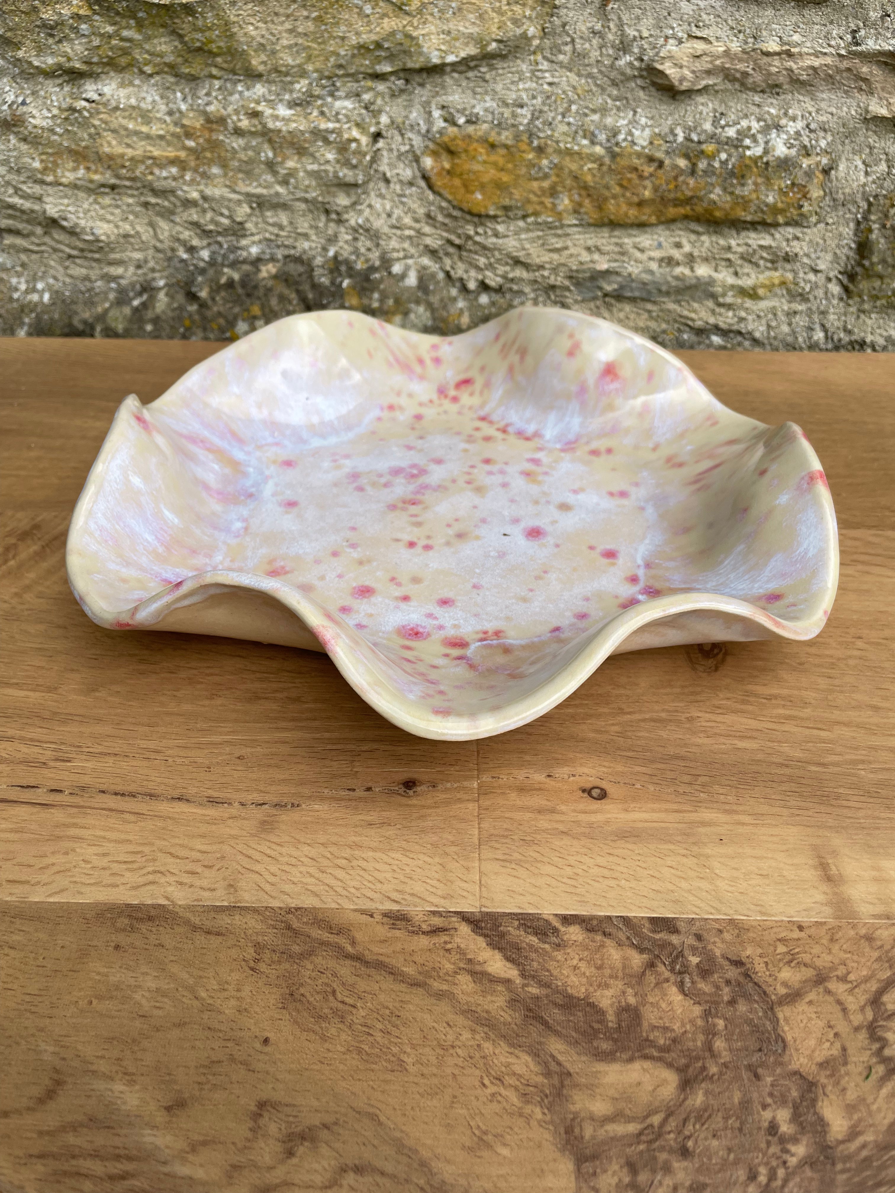 Bowl - Wavy Edge, Sandy, White, Pink Speckles - 944