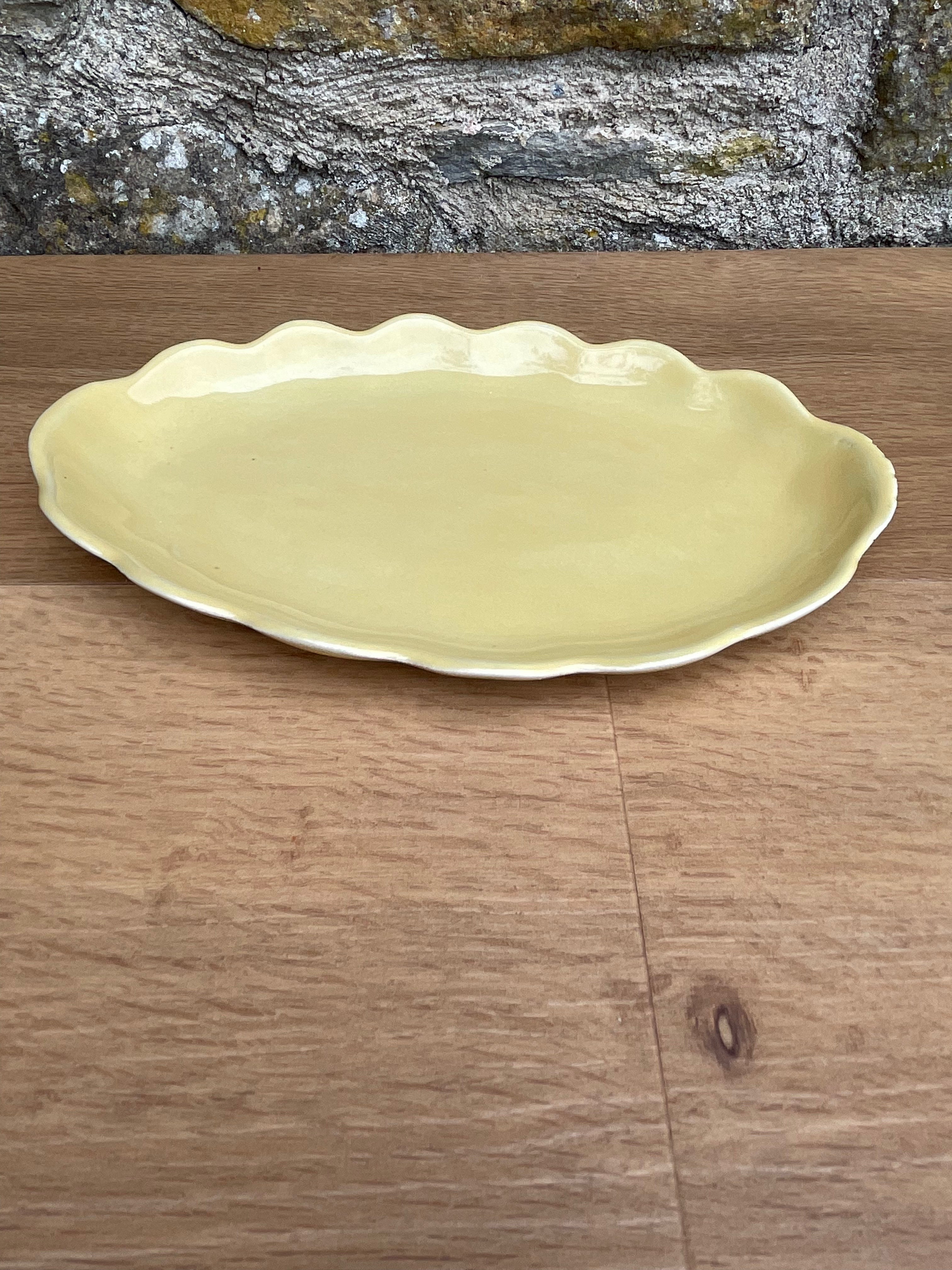 Dish - Yellow, Fluted edge - 556