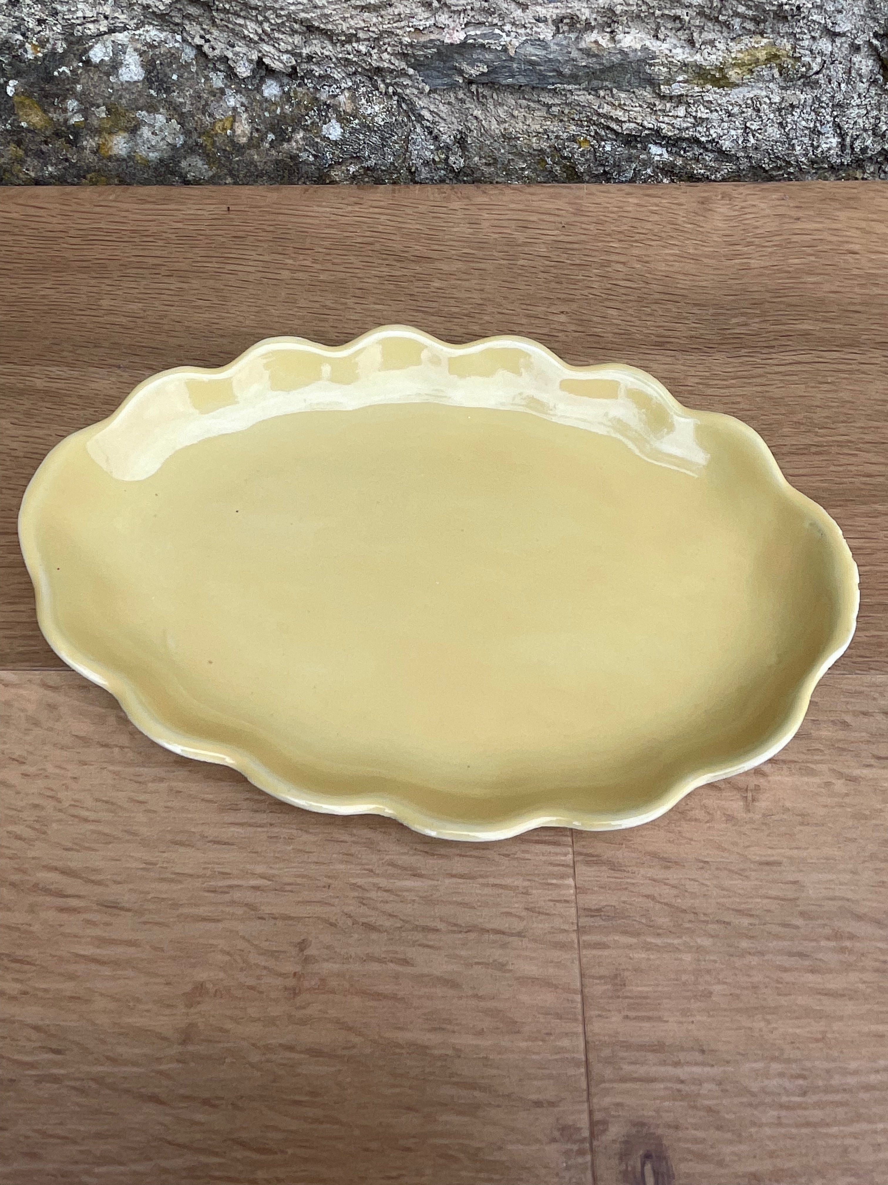 Dish - Yellow, Fluted edge - 556